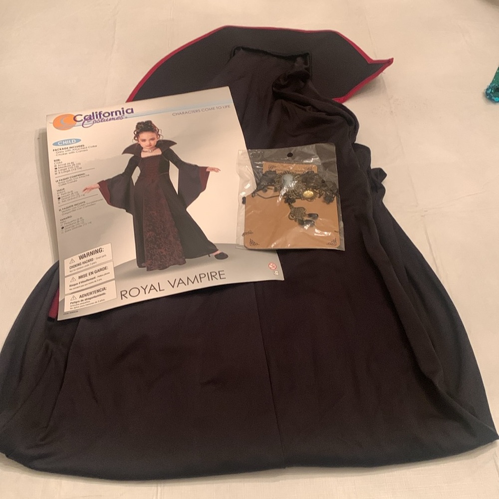 California Costumes Child Royal Vampire costume. Child Med (8-10 ) - Picture 8 of 8